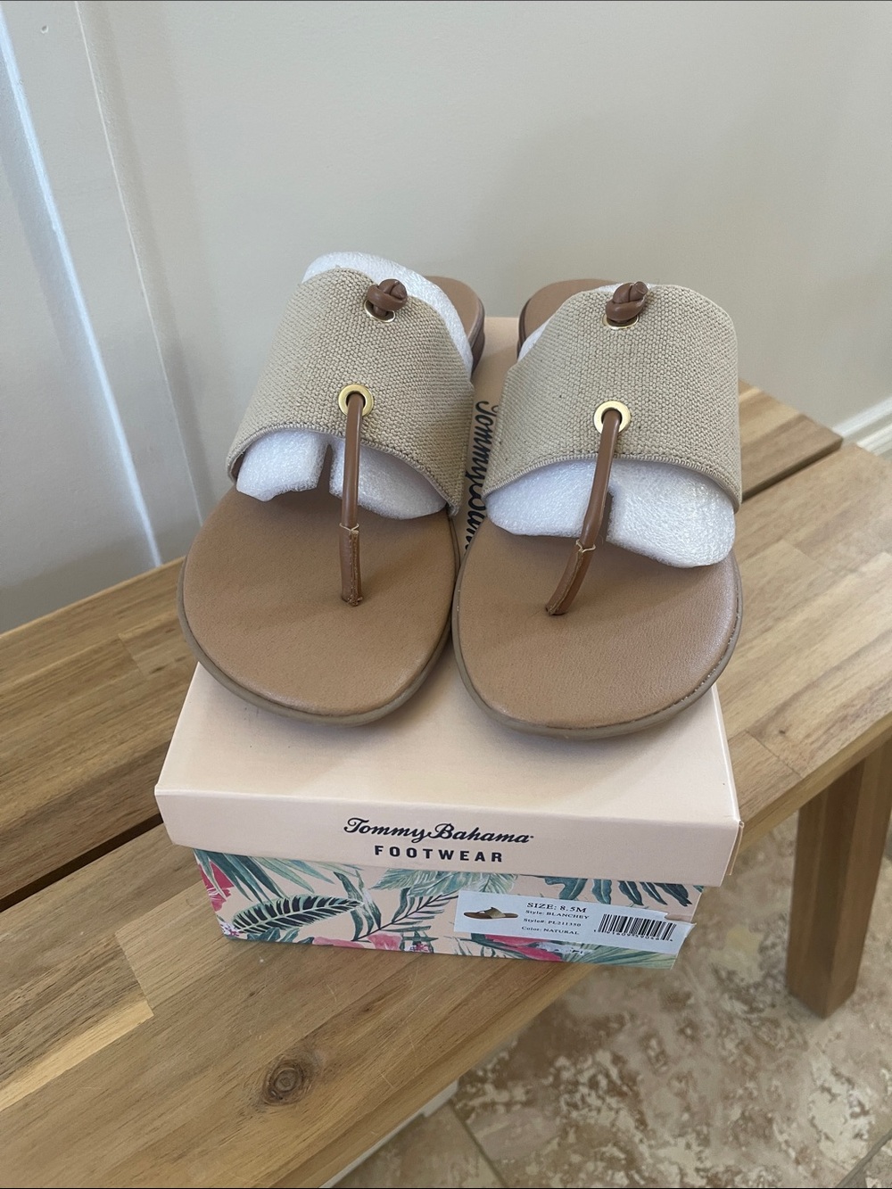 Tommy Bahama Blanchey Natural Beige Stretch Canvas Sandals NWT Size 8.5
